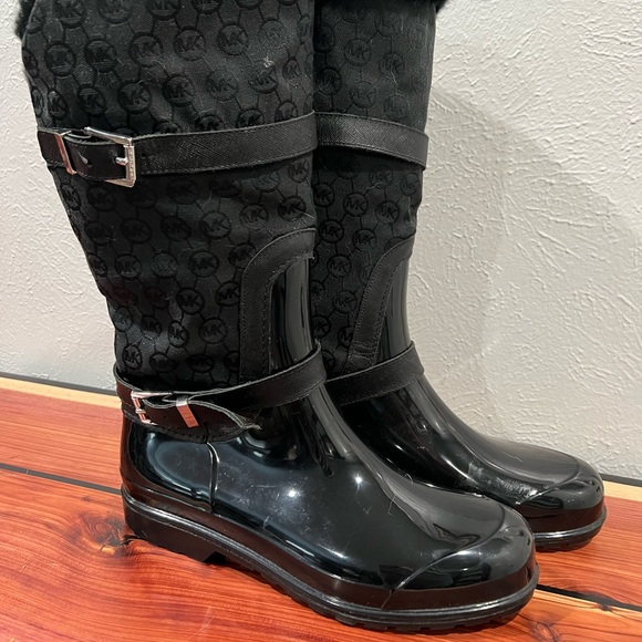 Michael Kors Snow/Rain Boot - Picture 3 of 9